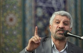 حاج صادق آهنگران: رفتار ظریف در تاریخ انقلاب ما ننگی بود که به هیچ صورتی قابل توجیه نیست