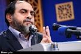 رحیم پورازغدی درجمع نمازگزاران تهران:تحریم‌ها با انعطاف های یکسال اخیر بیشتر شد/ نماز جمعه، دماسنج افکار عمومی مومنان است