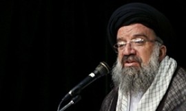 آیت‌الله احمد خاتمی   : آبی از مذاکرات با دول استعمارگر گرم نمی‌شود / دشمن در فضای مجازی و ماهواره‌ در حال شبیخون فرهنگی وحشتناک است