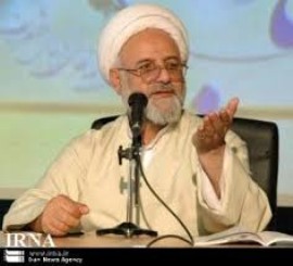 خط بطلان مردم بر خط نرمش های ذلیلانه/امام جمعه ایلام : با کمال تاسف درشعاردولتمردان و طرفداران دولت رفع مشکل مردم در عرصه‌های مختلف از قبیل آب خوردن، اشتغال و ازدواج جوانان به لغو تحریم‌ها گره خورده است