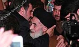 حضور آیت الله قریشی، عضو خبرگان در مراسم یادبود مادر دکتر احمدی نژاد در تبریز
