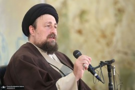 سید حسن خمینی: امروز، دوران دوگانۀ یا در گذشته زندگی کنیم و یا از آن عبور کنیم تمام شده و راه سومی باز شده است/ اندیشه متحجر موتور محرکه انقلاب را از بین می برد وآن را به بی‌راهه می کشاند